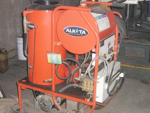 現(xiàn)因業(yè)務(wù)需要招聘電機(jī)修理工及業(yè)務(wù)員5名男女不限